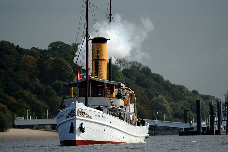 Traditionsfahrten mit Dampfschiff